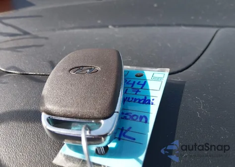 2017 Hyundai Tucson Limited z USA, uszkodzony, nr VIN KM8J33A22HU281943